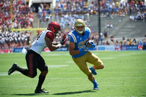 UCLA rewards tight end Greg Dulcich with scholarship - Los Angeles Times