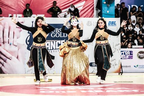 Tatralisa Padukan Tarian Ondel Ondel Dengan Modern Dance Dbl Id