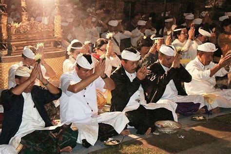 Sudah Terjadi Akulturasi Budaya Hindu Bali Dan Jawa Terkait Upakara