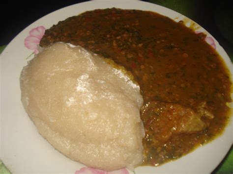 Gombo à La Viande Accompagné De Couscous De Manioc La Cuisine Camerounaise