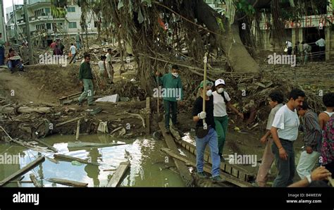 Honduras Weather Hurricane Mitch Nov 1998 WEARING FACE BECAUSE OF THE ...