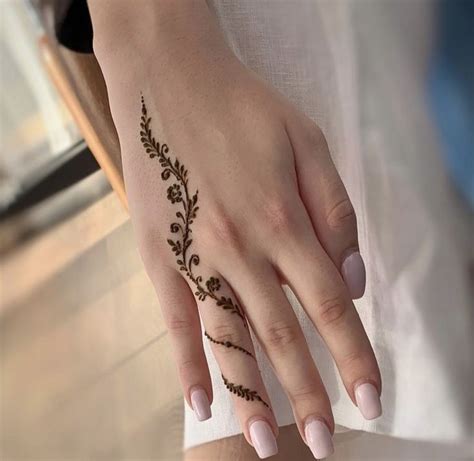 Henna Mendhi Simple Henna Tattoo Designs Hand Henna Tattoo