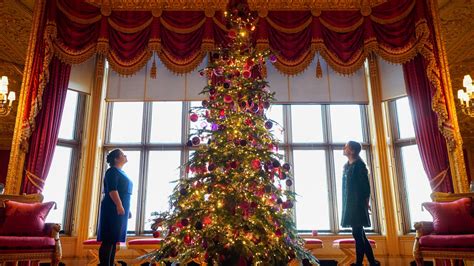 King Charles’ Windsor Castle Christmas decorations revealed – and royal ...