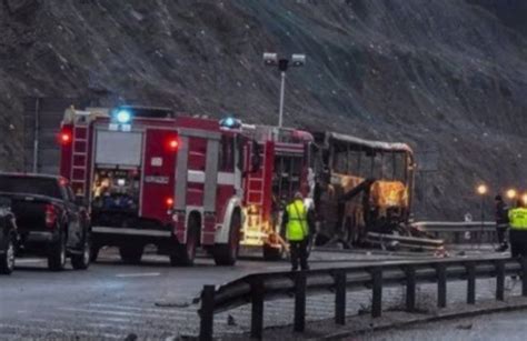 Tragedia In Strada Pullman Prende Fuoco Ci Sono Decine Di Vittime