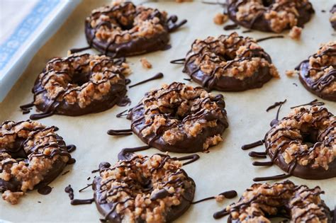 Homemade Samoas Cookies (Girl Scout Toasted Coconut Cookies)