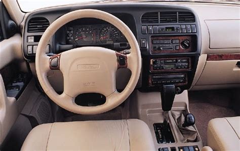 2002 Isuzu Trooper Pictures - 9 Photos | Edmunds