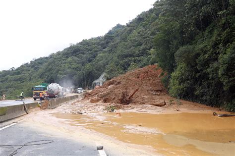 Semana do deslizamento na BR 376 teve 185 4 mm de chuvas em um único