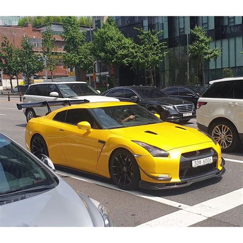 Stand out from the crowd with a yellow GT-R! Photo 📸 @autogespot ...