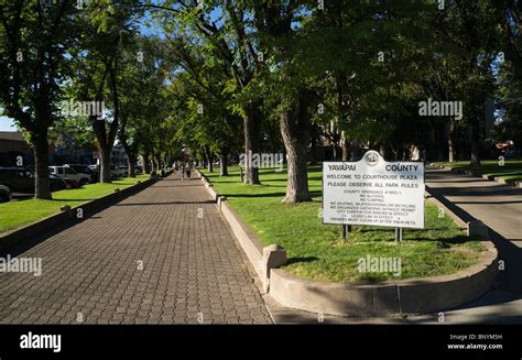 Prescott arizona courthouse square hi-res stock photography and images ...