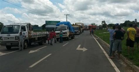 G1 Caminhoneiros Bloqueiam MS 306 Em Protesto Contra Aumento Do