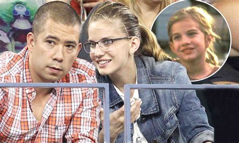 My Girl To Become A Mother Former Child Star Anna Chlumsky Expecting