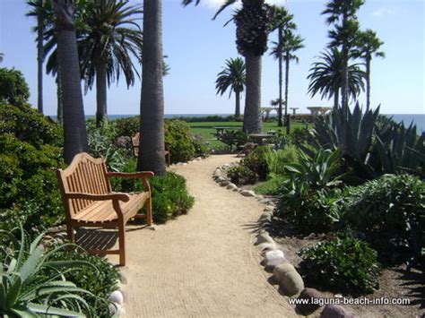 Treasure Island Park and Treasure Island Beach at www.laguna-beach-info.com