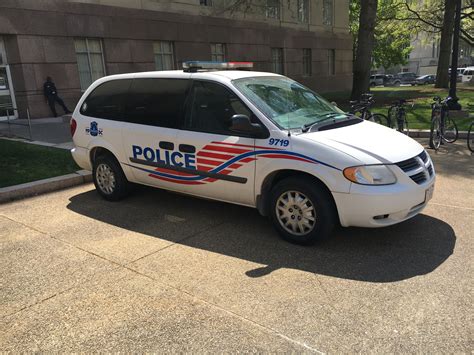 Metropolitan Police Dept Dodge Minivan Dc Dc Police Pinterest