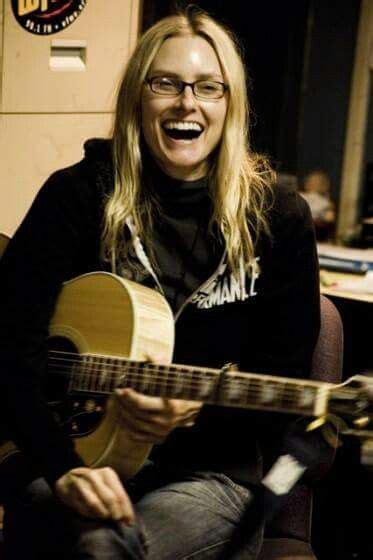 Aimee Mann Rock Singer Songwriter And Grammy Winner