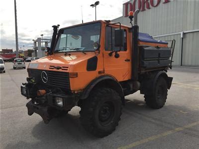 Zugmaschine Unimog U1400 Mit Streuautomat Mitos FST 20K 18VCLN 3