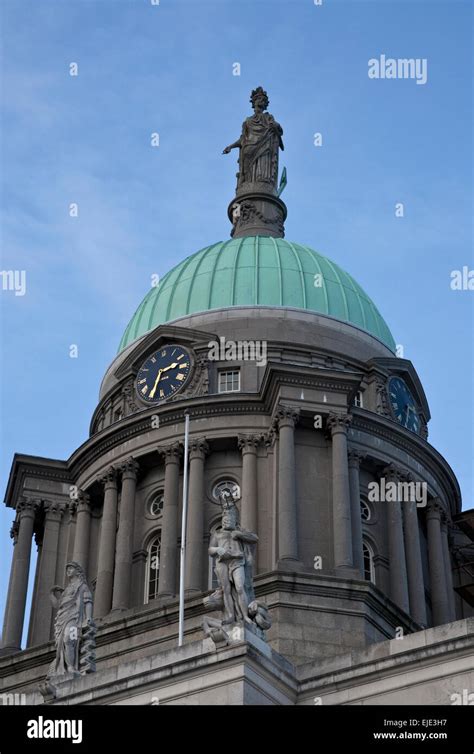 Four Courts Dublin Stock Photo - Alamy