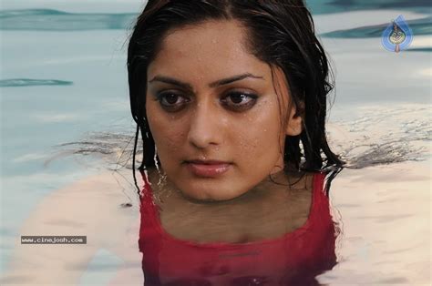 Parvathi Hot Stills Photo 49 Of 89