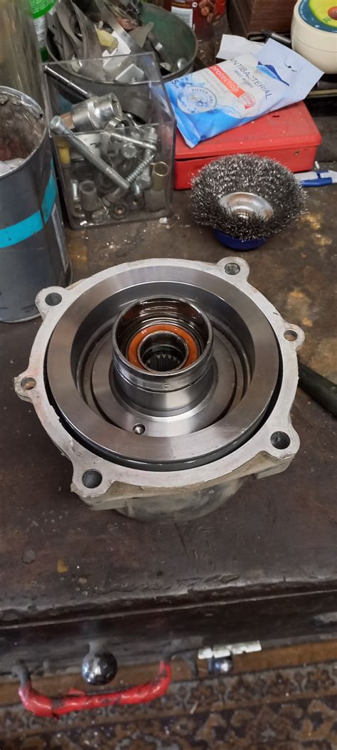 Повторная замена подшипника заднего редуктора — Toyota RAV4 (III), 2 л ...