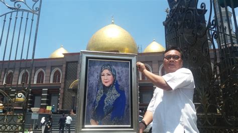 Biografi Dian Al Mahri Pendiri Masjid Kubah Emas Ilustrasi