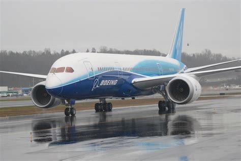 Test Pilots Discuss Historic First Flight Of Boeings 787 Wired