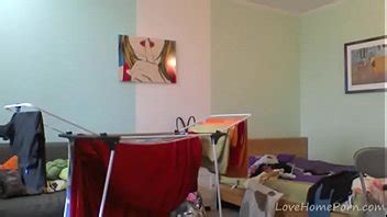 Milf Desnuda Cuidando Su Ropa XVIDEOS