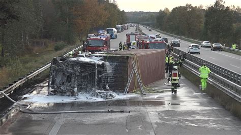 NonstopNews Schwerer LKW Unfall Auf A27 Im Berufsverkehr LKW Kommt