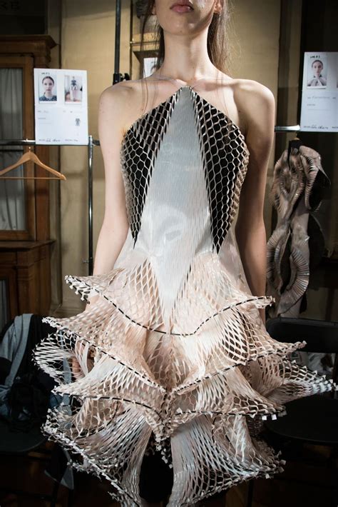 Défilé Iris van Herpen Automne hiver 2016 2017 Couture