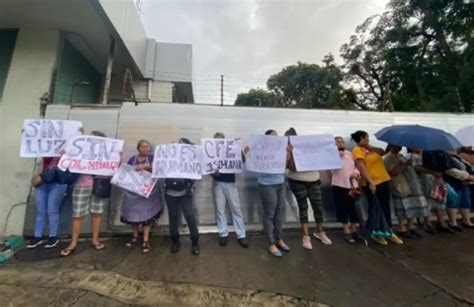 Vecinos De Colonia Pocitos Y Rivera E Hidalgo De Veracruz Se