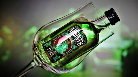 Пробую Абсент первый раз, ABSINTH 70% Чехия Fruko Schulz - YouTube