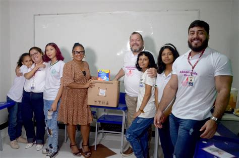 Projeto Entrega Mais De 5 Mil Absorventes A Estudantes De Escola