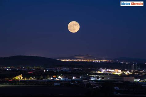 Spettacolo In Cielo Stanotte La Superluna Pi Luminosa E Gigante Dell