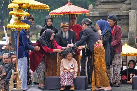 dieng culture festival  ahy ikuti prosesi ruwatan rambut gimbal