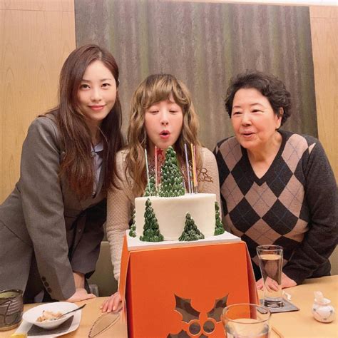 Seo Dong-joo , a big 'luxury bag' Gift on Seo Jeong-Hee 's birthday ...