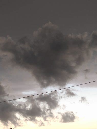 Gladstone Storm Clouds SkySpy Photos Images Video