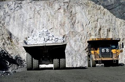 Tantalum miner threatens expansion at Australia's biggest lithium mine ...