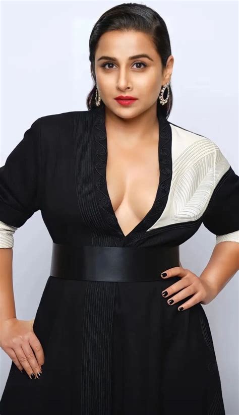 New Hot Sexy Vidya Gopalan Bikini Pics