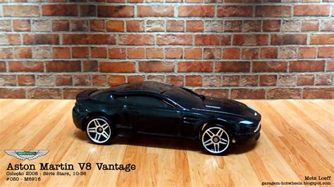 Garagem Hot Wheels Aston Martin V8 Vantage