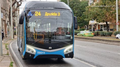 Учениците до 14 г. пътуват безплатно по всички градски автобусни и ...