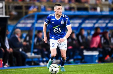 Rc Strasbourg Mercato Un Retour Surprise En Vue Au Rcsa Foot Sur