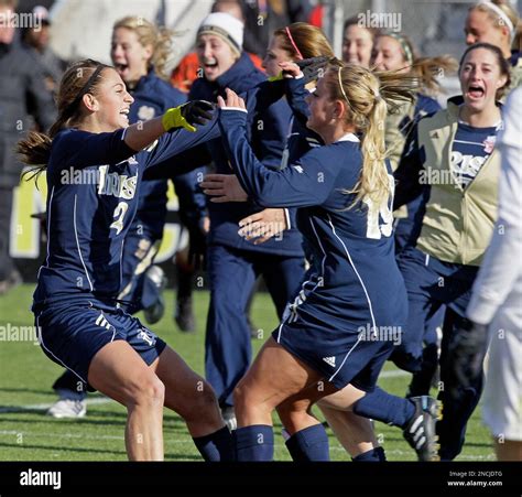 Notre Dames Mandy Laddish 2 And Adriana Leon React Following Notre