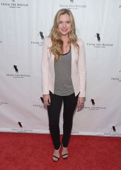 Hot Sexy Caitlin Custer Bikini Pics