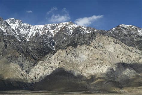 Intrusive contact and Sierra Nevada, California – Geology Pics