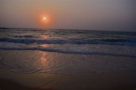 Gorgeous Kovalam Beach - Sunrise To Sunset