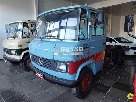 Caminhao Mercedes benz MB 708 usado à venda