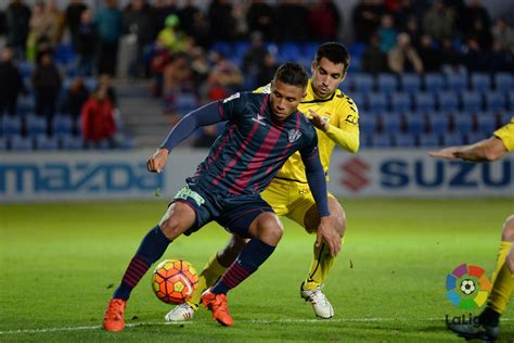 El Huesca Pierde Ante El Oviedo Por Un Gol De Penalti En Los Minutos