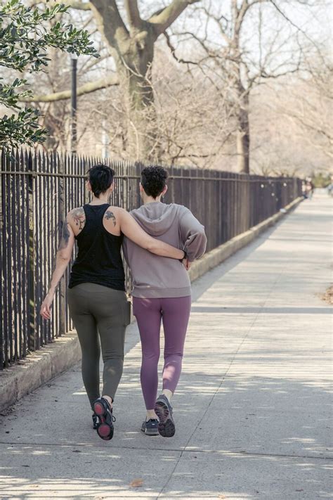 Someone Asks Lesbian Parents How They Decided Who Would Get Pregnant 28 Give Honest Answers