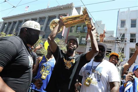 Warriors Parade Live Updates Nba Champs Thrill Fans On Sf Market