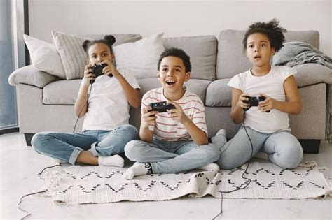 Qué efectos negativos tienen los videojuegos violentos en los niños