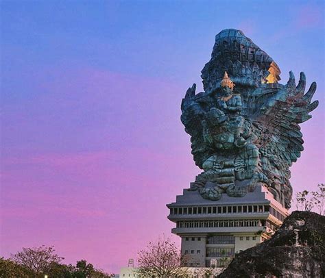 Garuda Wisnu Kencana Sejarah Harga Tiket Masuk Lokasi