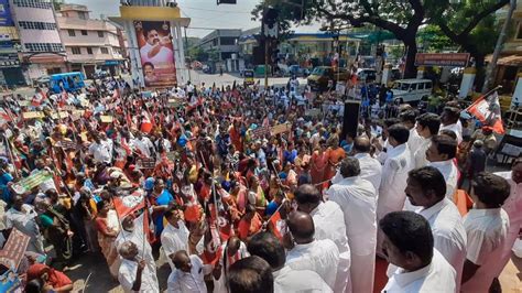 Album தமிழகம் முழுவதும் அதிமுக ஆர்ப்பாட்டம் போட்டோ ஸ்டோரி Aiadmk